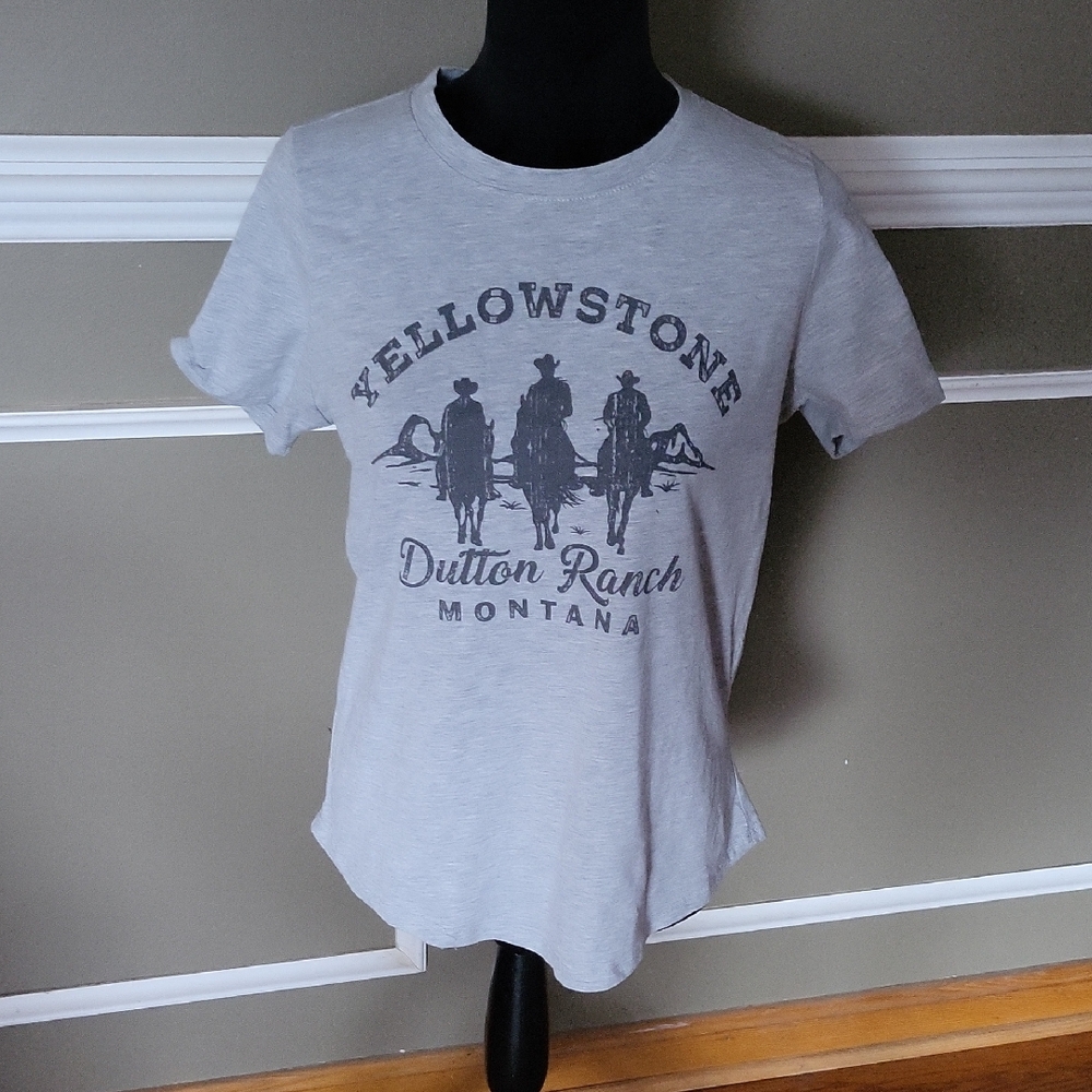 Gray Yellowstone Dutton Ranch T-Shirt Size Medium
